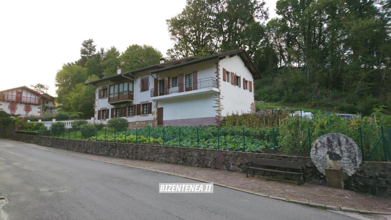 Bizentenea Zugarramurdi Bagian luar foto